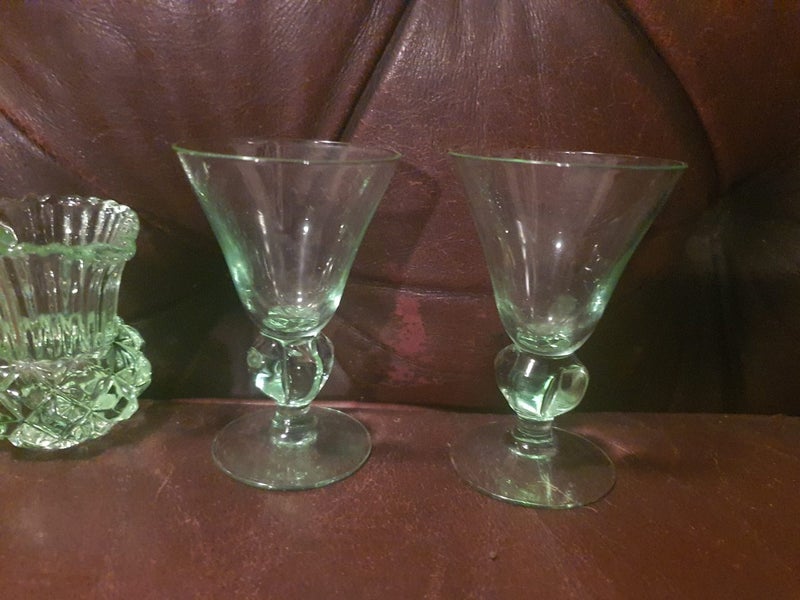Vintage Green Drepression Glass Carousel 2