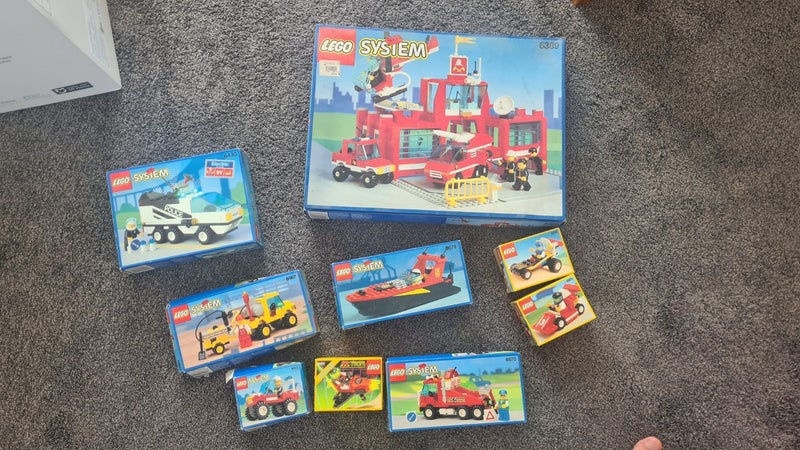 Lego System Bulk Lot (from the 1990s) Carousel 1