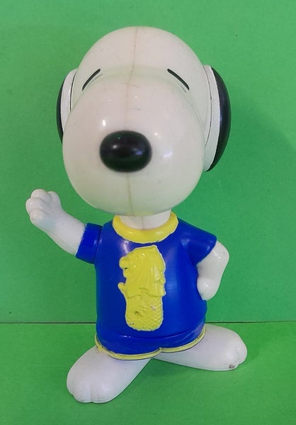 Snoopy World Tour toy, Singapore, series 1 (McDonalds 1998) Carousel 1