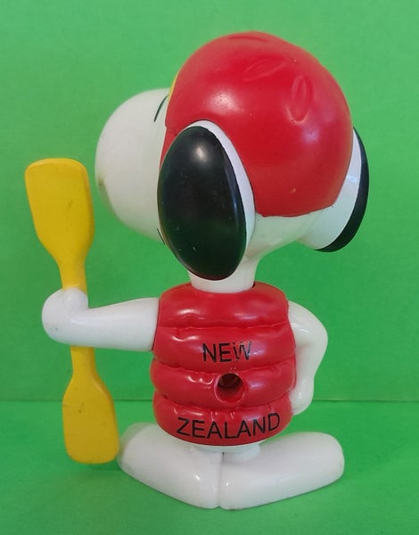 Snoopy World Tour toy, New Zealand, series 1 (McDonalds 1998) Carousel 2