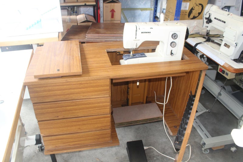 BERNINA SEWING MACHINE 830 with SEWING CABINET SPECIAL 20 % OFF Carousel 1