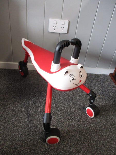 Zipstar foot to floor ride on - pickup Morrinsville Carousel 1