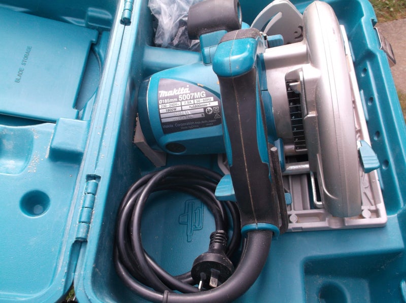 Makita 5007MG Circular saw Carousel 2