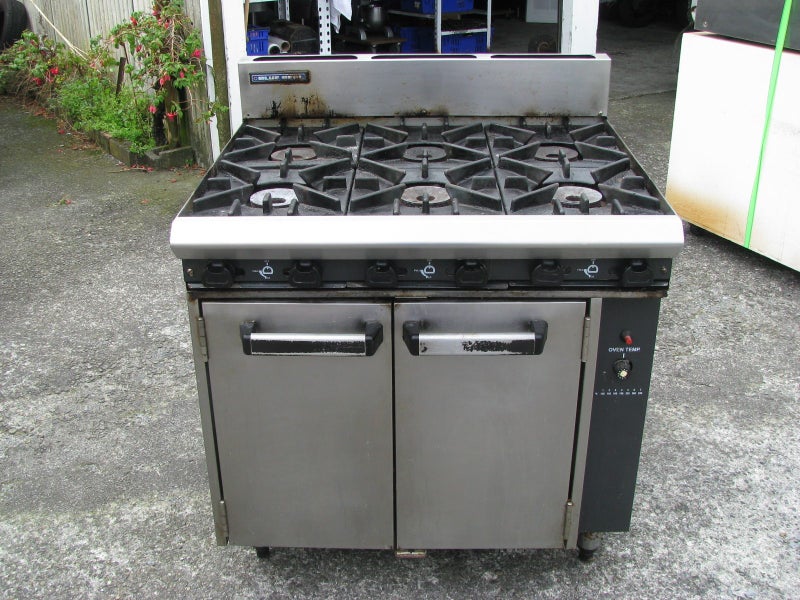 Blue Seal 6 burner static oven stove. Carousel 8