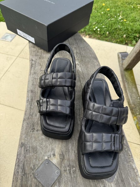 VicMatie Sandals Carousel 1