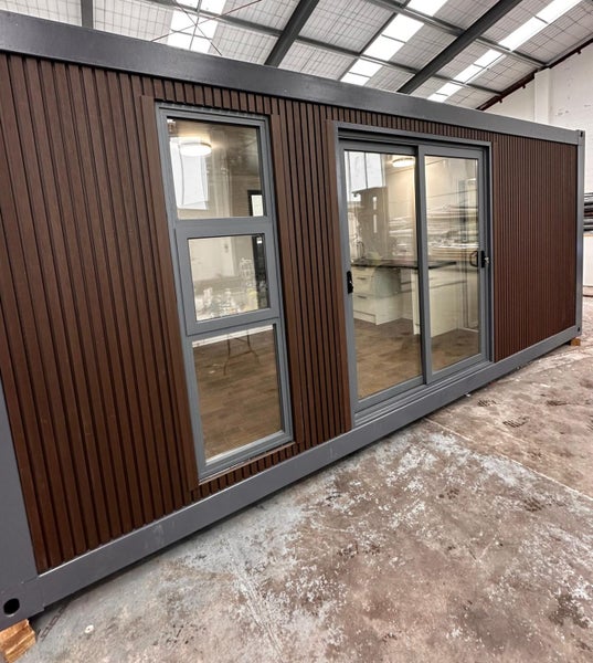 Dark Cabin with cladding 6x3m64458325157891113