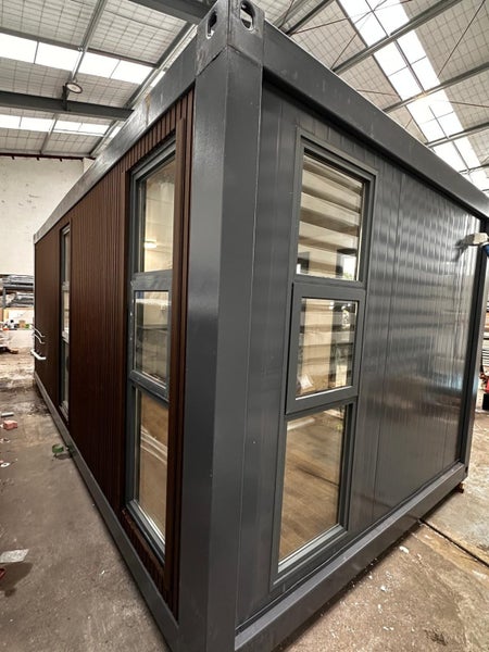 Dark Cabin with cladding 6x3m64458325157891114