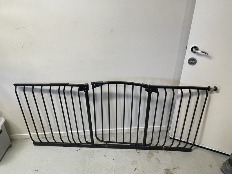 Baby gate wide Carousel 1