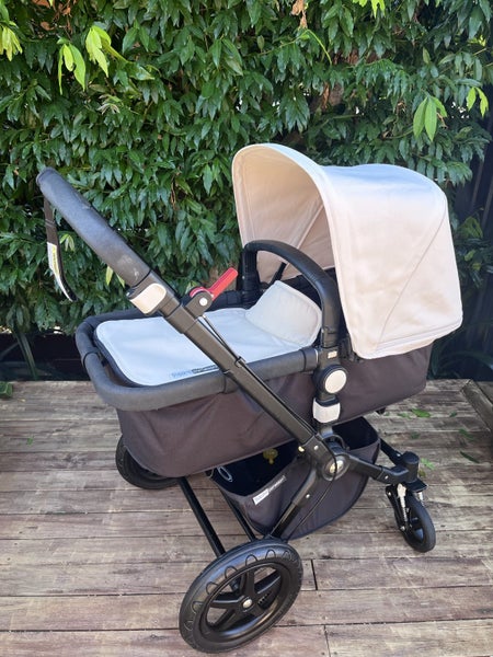 Bugaboo Cameleon 3 - cream/black Carousel 1