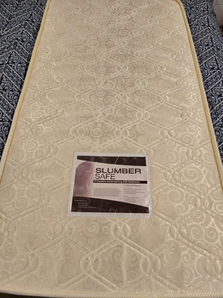 Baby cot and mattress Carousel 7