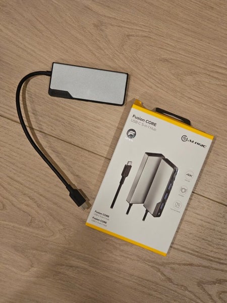 Alogic Fusion Core 5 in 1 USB-C Hub Carousel 1