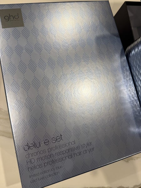 GHD Iced Luxe Collection Deluxe set - Chronos and Helios set Carousel 2