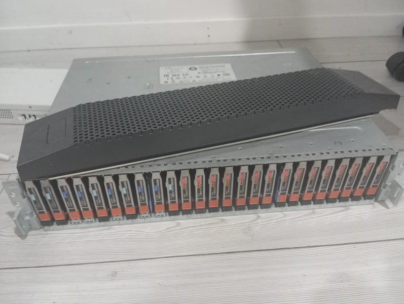 EMC SAE SAS storage shelf Carousel 1