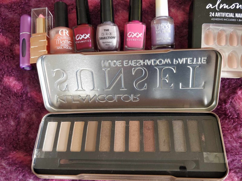Bulk lot Nail Polish, Eye shadow etc Carousel 2