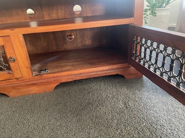 TV Cabinet Carousel 4