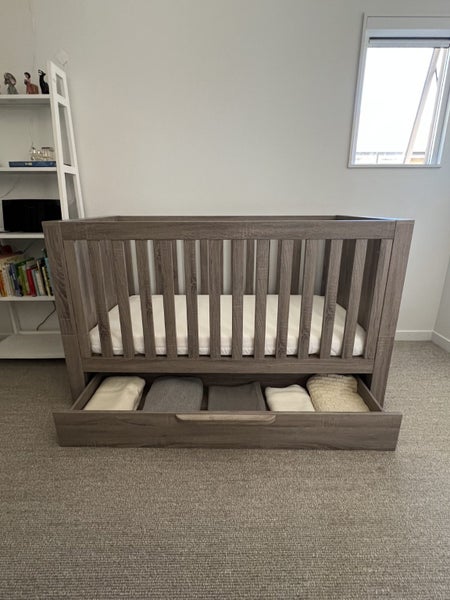 Mamas & Papas Oak Cot/Day/Toddler Bed with Mattress Carousel 2