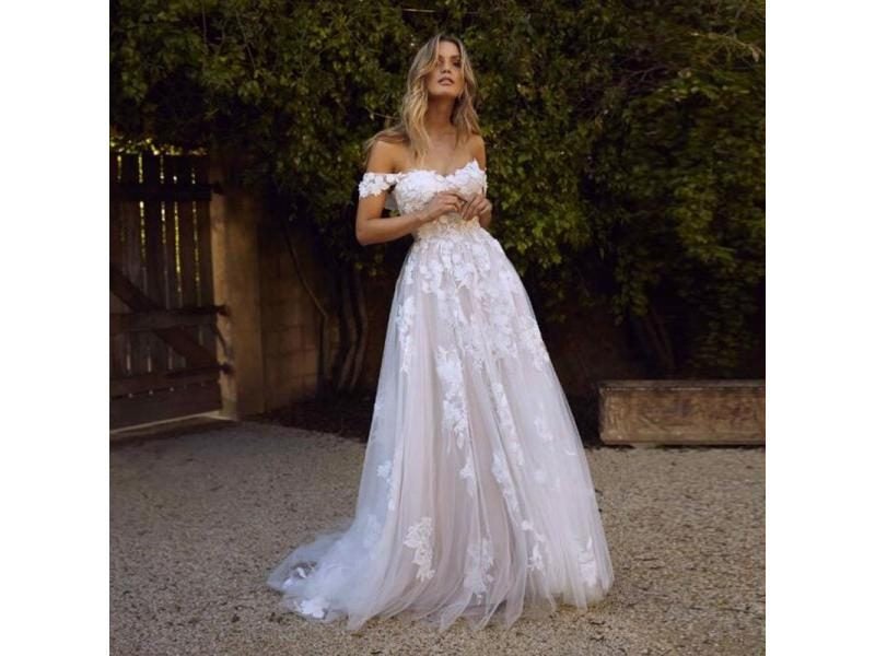 Wedding Dress Wedding Dress Carousel 1