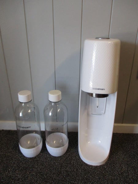Soda Stream with gas bottle and 2 bottles Carousel 1