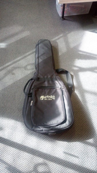 Martin 3/4 Guitar Bag Carousel 1
