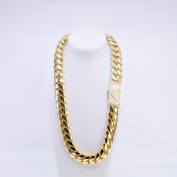 The Royalty Chain 9ct Gold Cuban Chain With Diamond Clasp Carousel 1