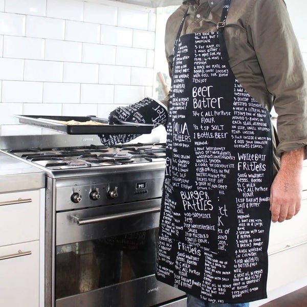 Classic Kiwi Recipes Apron and Oven Mitt Set Carousel 2
