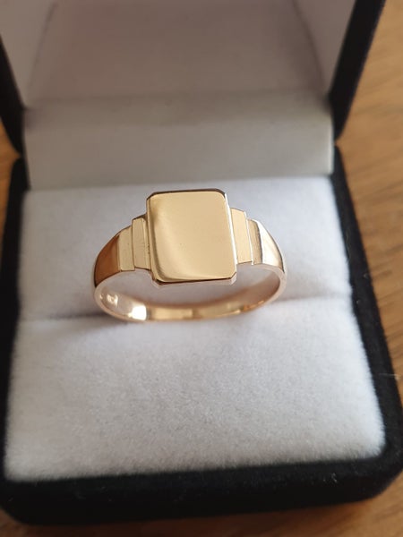 ROSE GOLD LADY'S SIGNET RING 9ct Carousel 1
