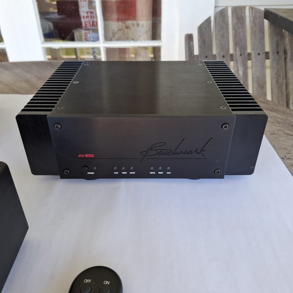 Benchmark AHB2 Stereo Power Amplifier Carousel 1