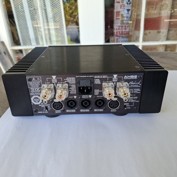 Benchmark AHB2 Stereo Power Amplifier Carousel 2
