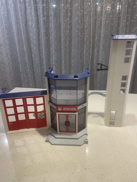 Playmobil fire station structure only set 4819 Carousel 1