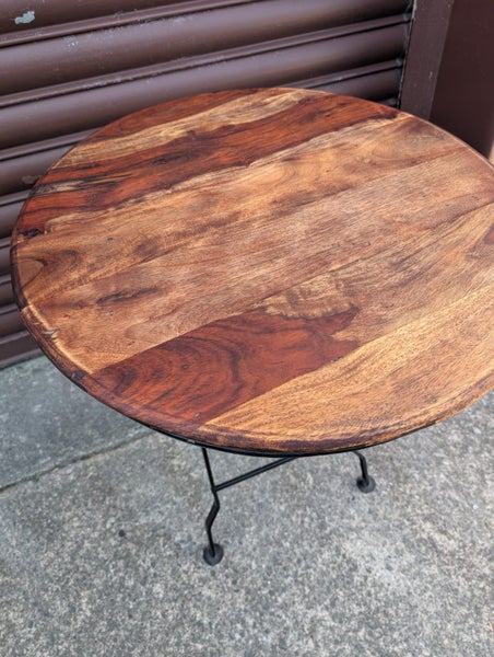 Solid Folding table Carousel 2
