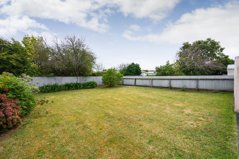 Image 2 of 25