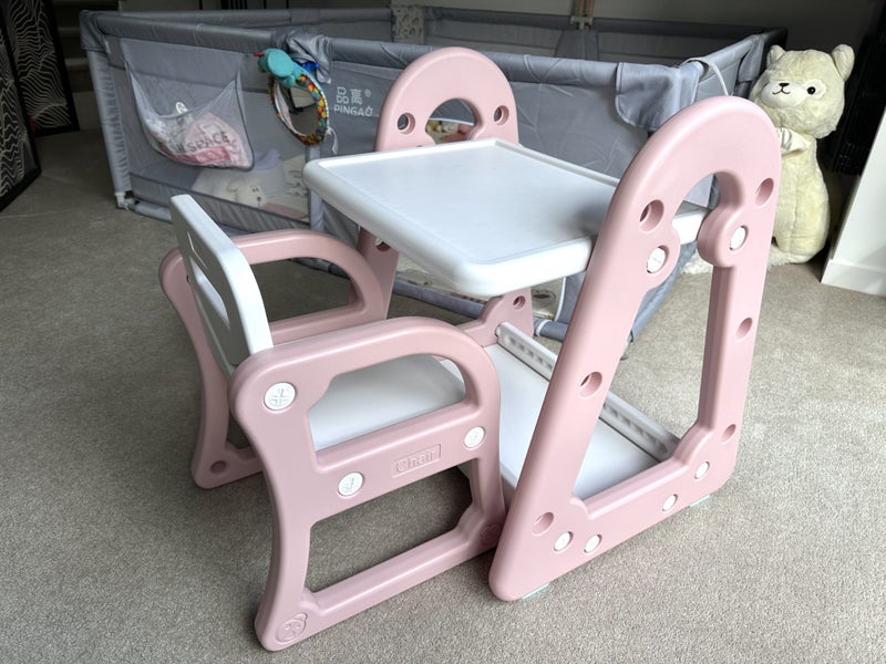 Kids table and chair Carousel 1