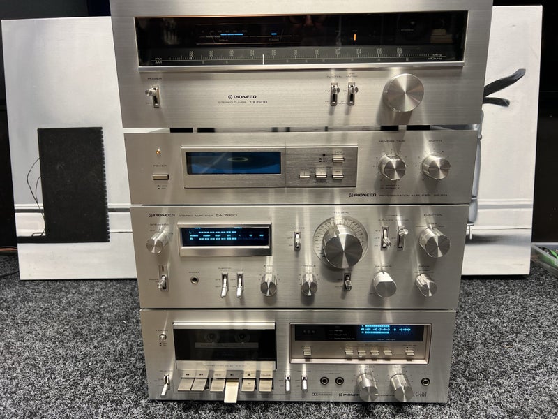 Vintage Pioneer Blue Line System Carousel 1
