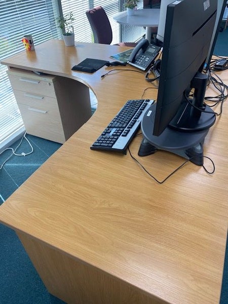 Large Wooden Desk Carousel 2