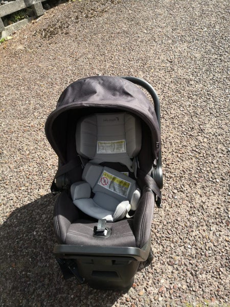 Baby car seater of Baby Jogger Carousel 1