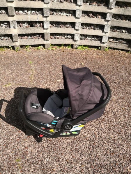 Baby car seater of Baby Jogger Carousel 2