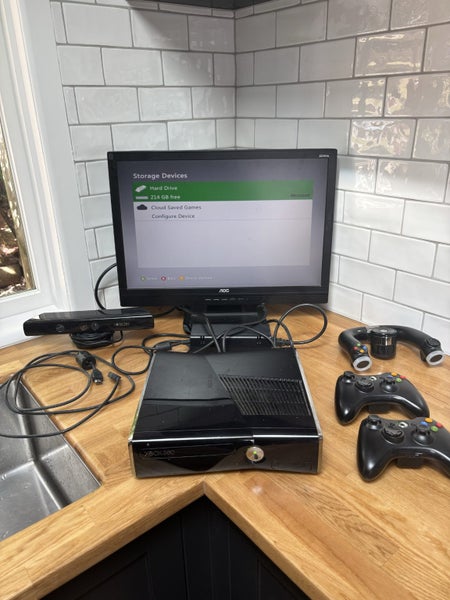 Xbox 360 Bundle with Games Carousel 7