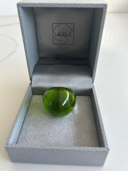 Iconic Lalique Cabochon Ring. Carousel 2