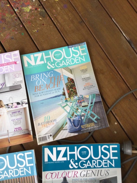 10 NEW ZEALAND HOUSE AND GARDEN MAGAZINES Carousel 11