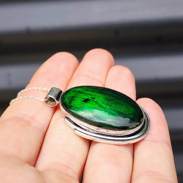 Solid Sterling Silver & Green Labradorite Handmade Necklace Carousel 2