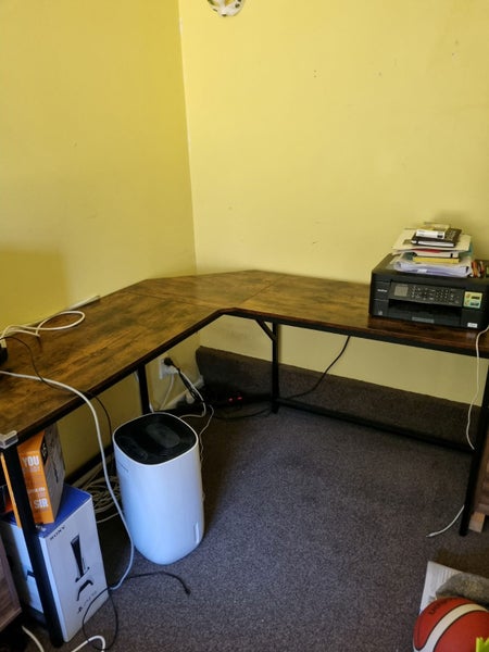 Corner Desk Carousel 1