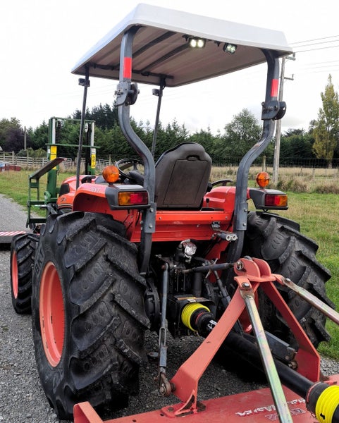 KUBOTA L5740 4WD 2016 low hours with forklift62989794477698111