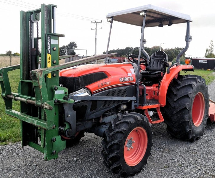 KUBOTA L5740 4WD 2016 low hours with forklift62989794477698112