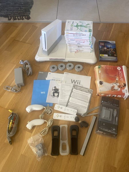 Nintendo Wii Console Controller Games Package Carousel 1