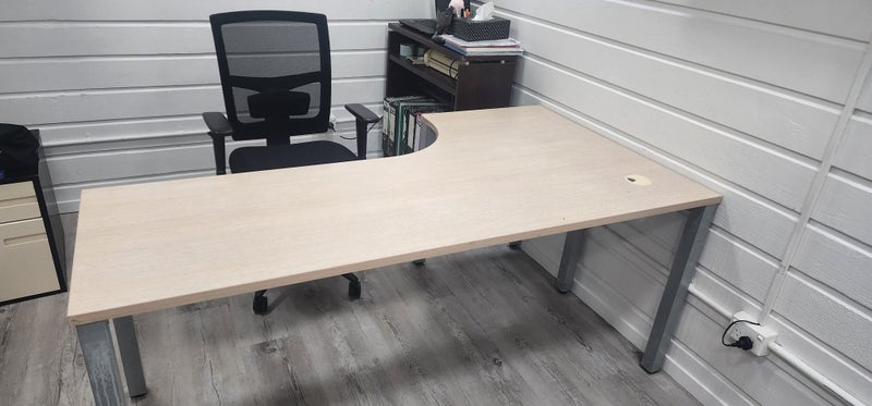 Office Table Carousel 3