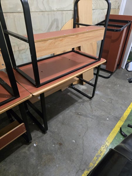 Desks asking is for all 5 Carousel 6