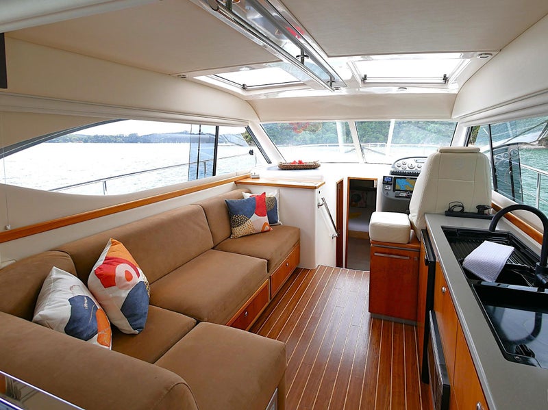 2007 Riviera 3600 Sport Yacht62867853142018112
