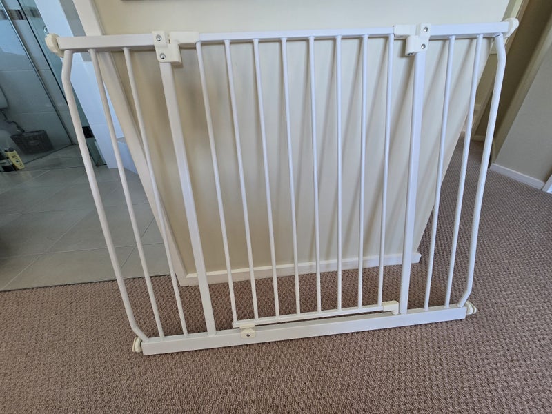 Child Safety Gate Carousel 2