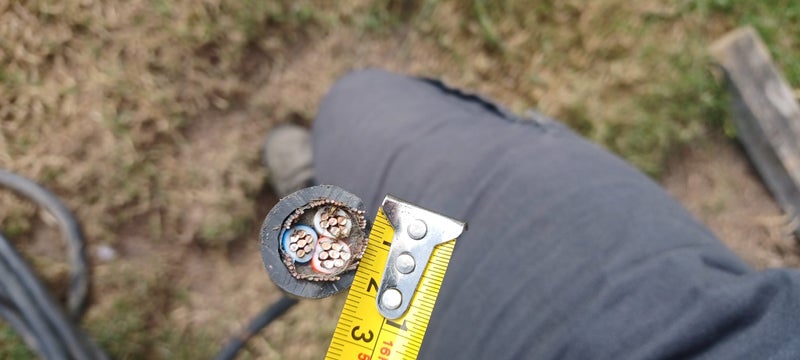16mm 3 core Neutral screen xlpe cable. Approx 100m Carousel 2