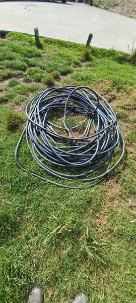 16mm 3 core Neutral screen xlpe cable. Approx 100m Carousel 3